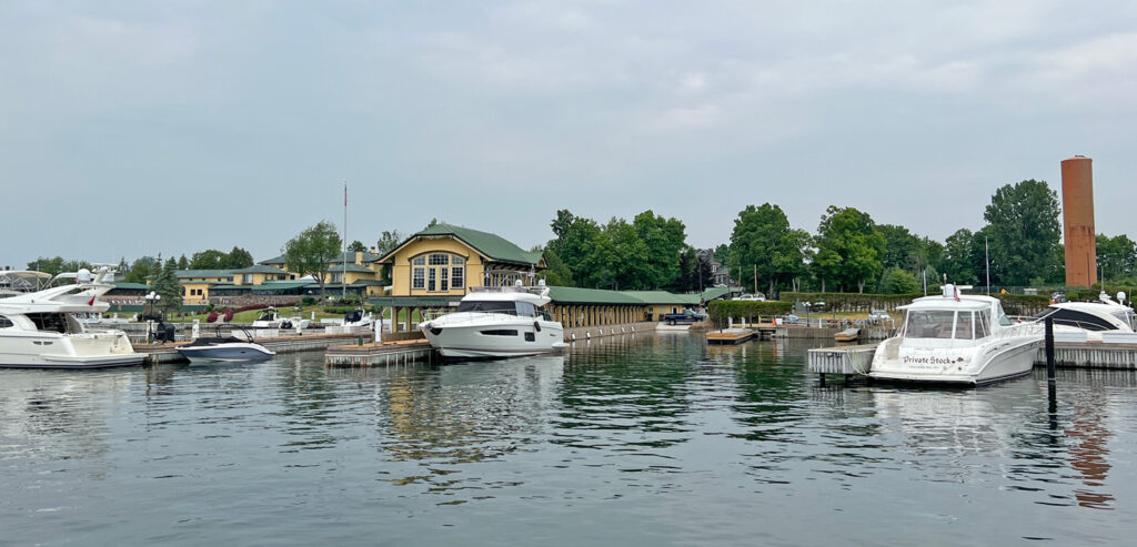 Thousand Island Yacht Club